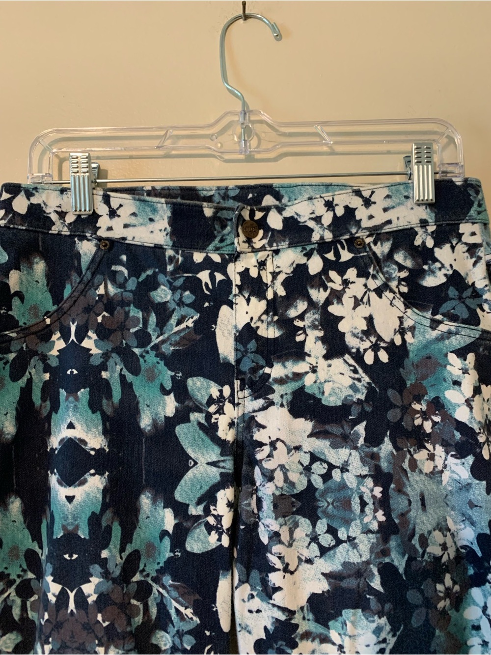 HUE Navy, Teal & White Floral Cropped Ankle Pants - Picture 2 of 7